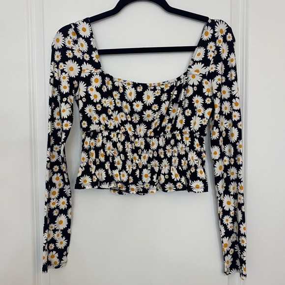 Black Daisy Cropped Long Sleeve - Picture 1 of 3